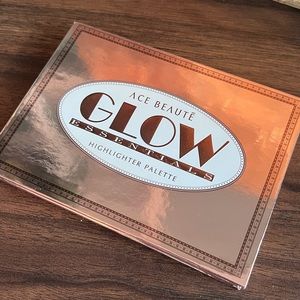 Ace Beaute Glow Essentials Highlighter Palette